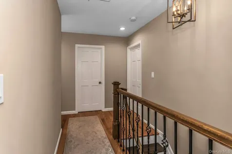 9 Pompano Lane Massapequa Park NY 11762