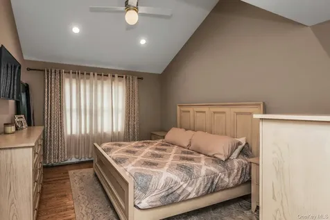9 Pompano Lane Massapequa Park NY 11762