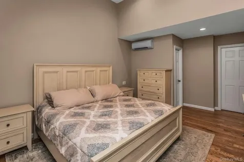 9 Pompano Lane Massapequa Park NY 11762