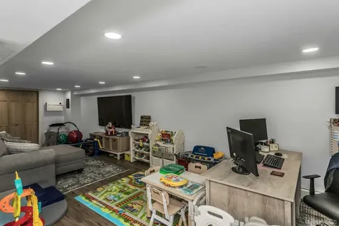 9 Pompano Lane Massapequa Park NY 11762
