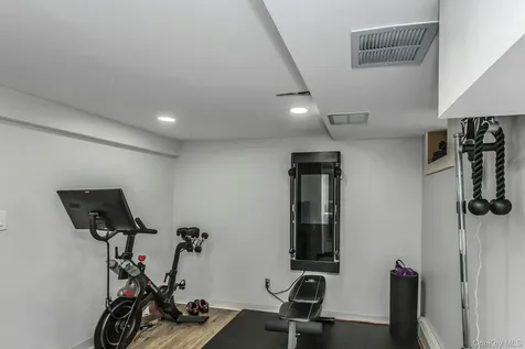 9 Pompano Lane Massapequa Park NY 11762