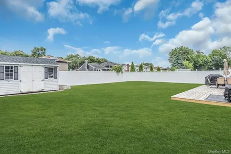 9 Pompano Lane Massapequa Park NY 11762