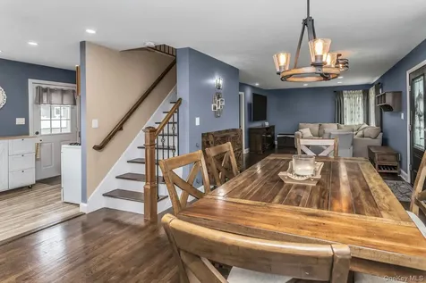 9 Pompano Lane Massapequa Park NY 11762