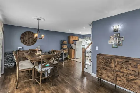 9 Pompano Lane Massapequa Park NY 11762
