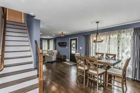 9 Pompano Lane Massapequa Park NY 11762