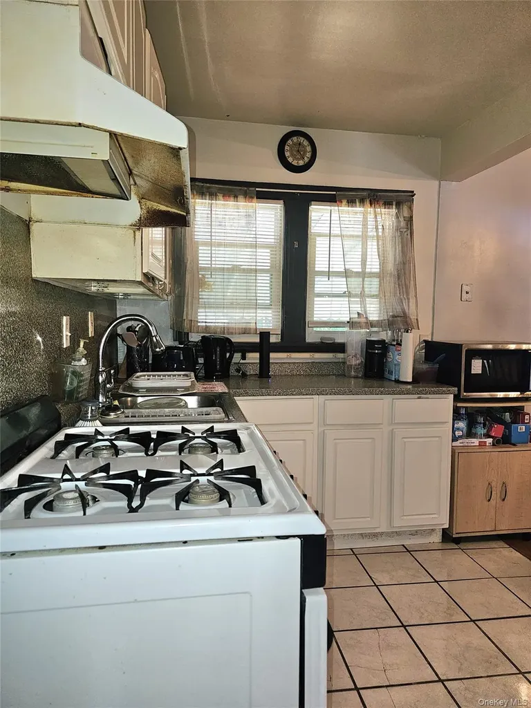 13121 223rd Street Laurelton NY 11413