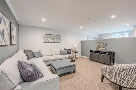 303 Silver Timber Drive Yaphank NY 11980