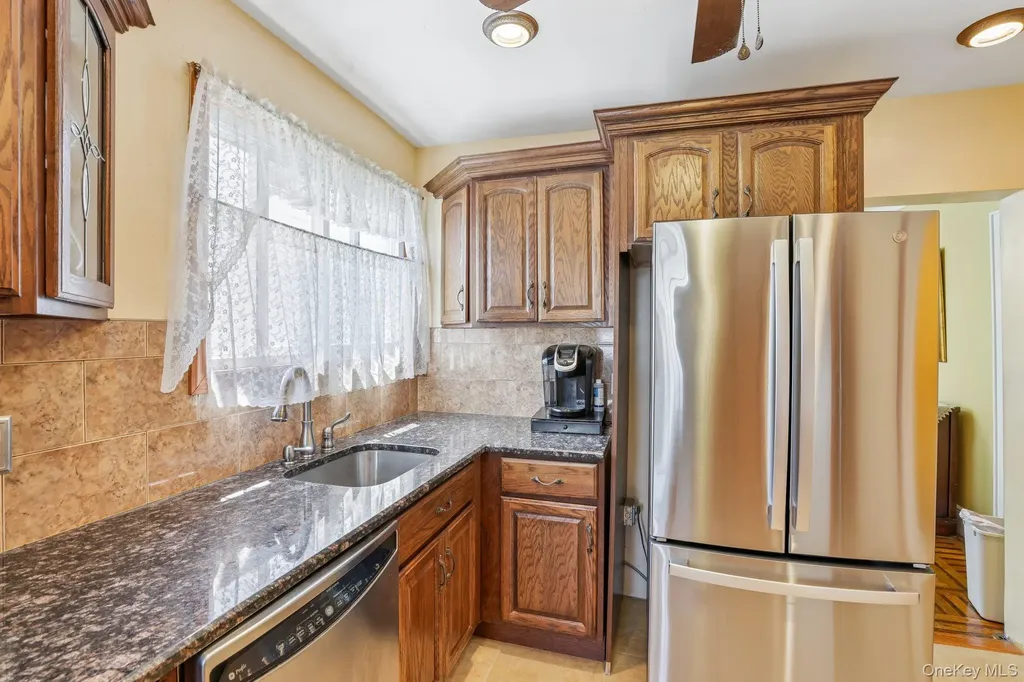 136-31 243rd Street Rosedale NY 11422