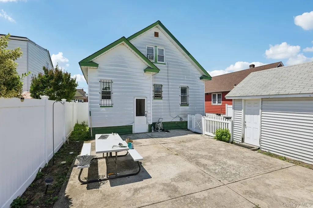 136-31 243rd Street Rosedale NY 11422