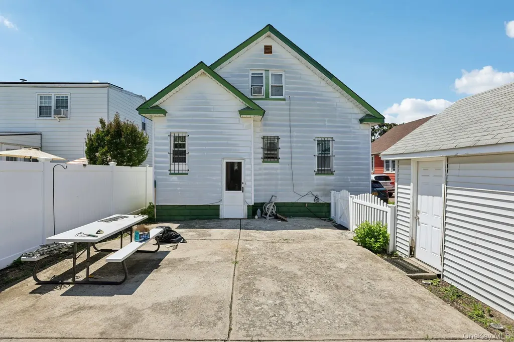 136-31 243rd Street Rosedale NY 11422