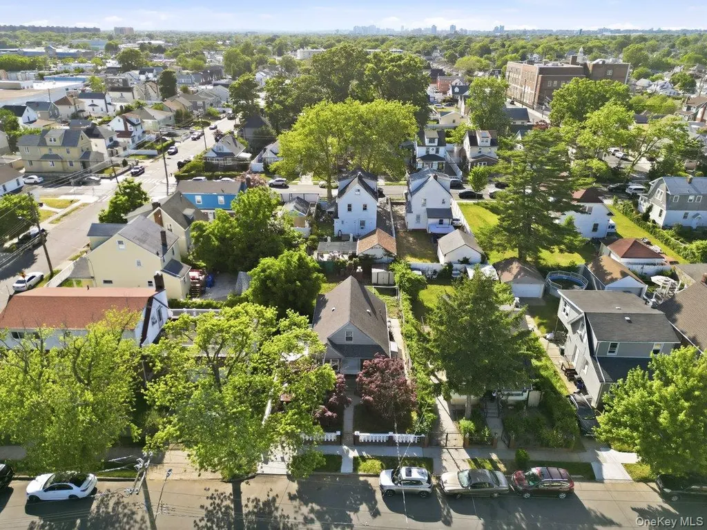 13170 221st Street Laurelton NY 11413