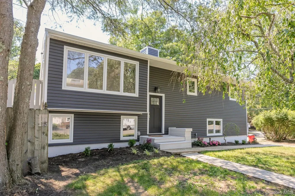 34 John Street N Shoreham NY 11786