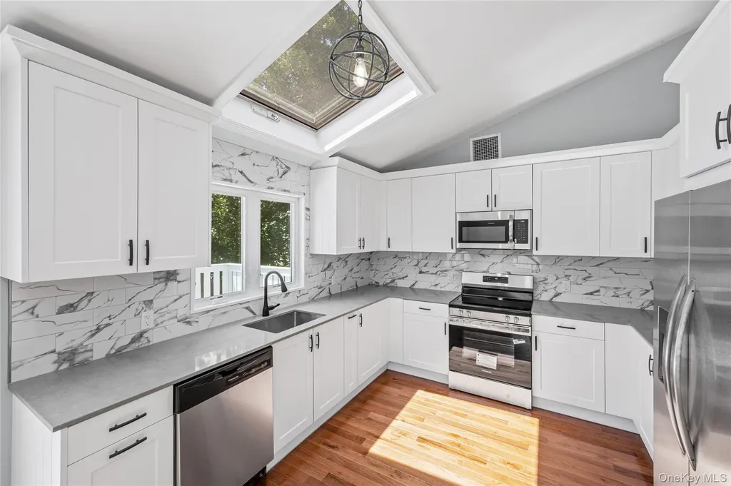 34 John Street N Shoreham NY 11786