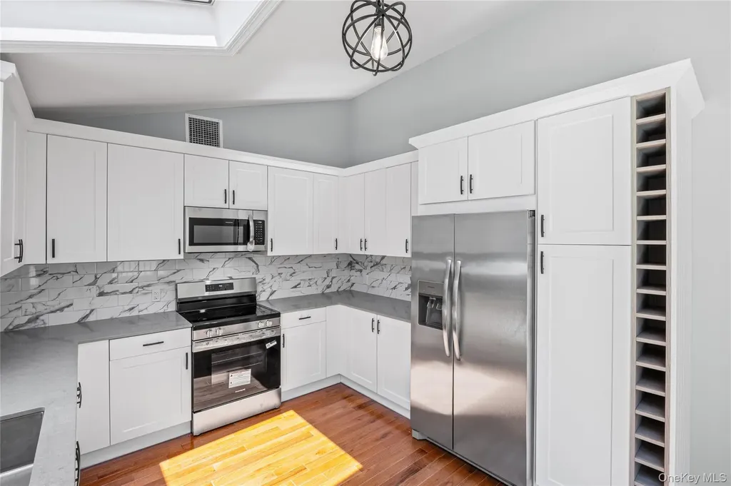 34 John Street N Shoreham NY 11786