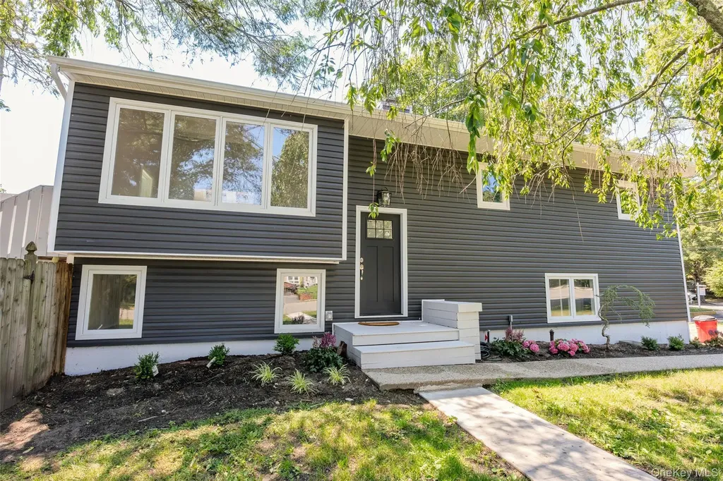 34 John Street N Shoreham NY 11786