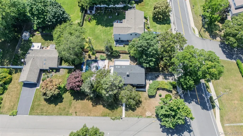 34 John Street N Shoreham NY 11786