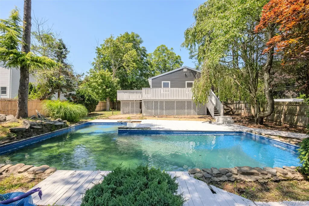 34 John Street N Shoreham NY 11786