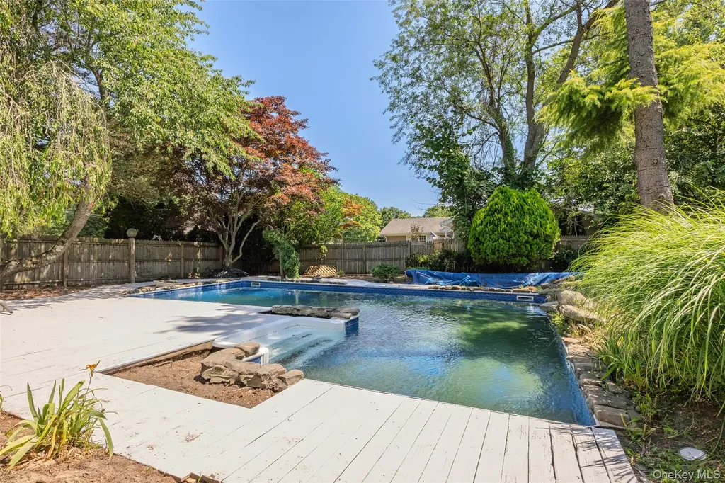 34 John Street N Shoreham NY 11786