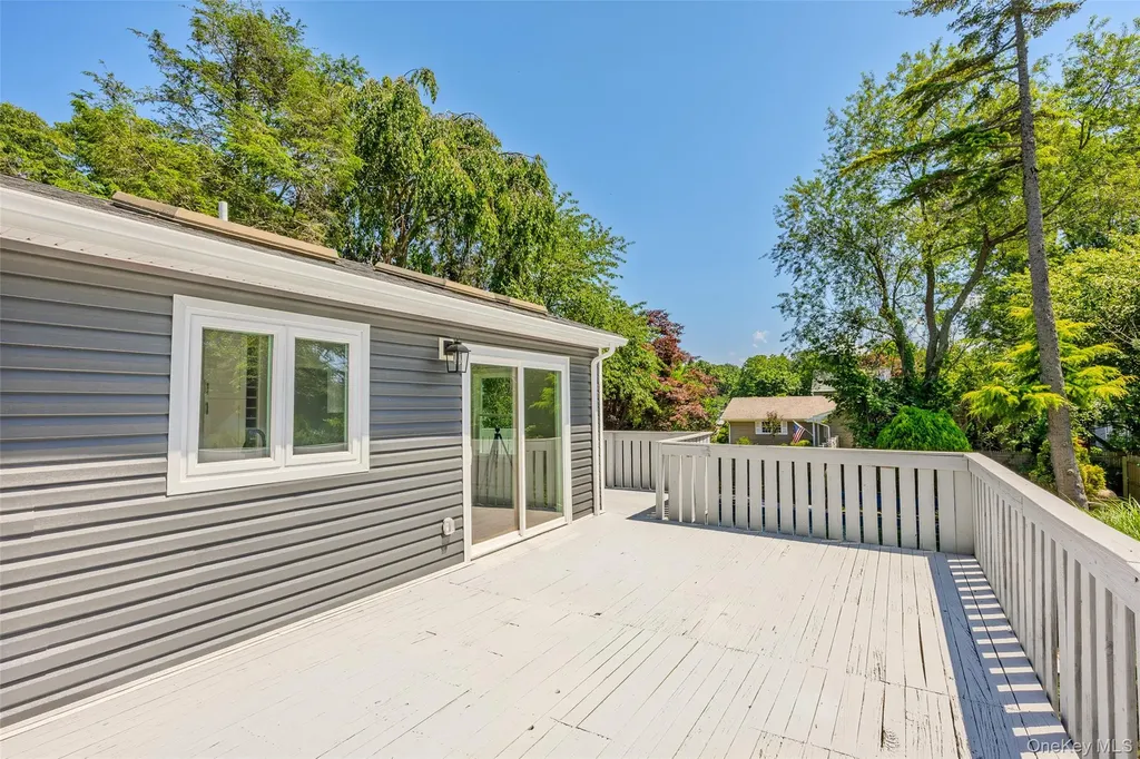 34 John Street N Shoreham NY 11786