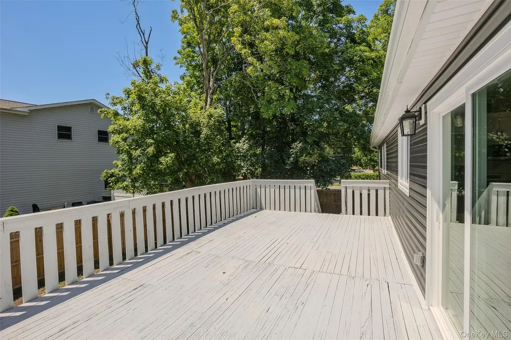 34 John Street N Shoreham NY 11786