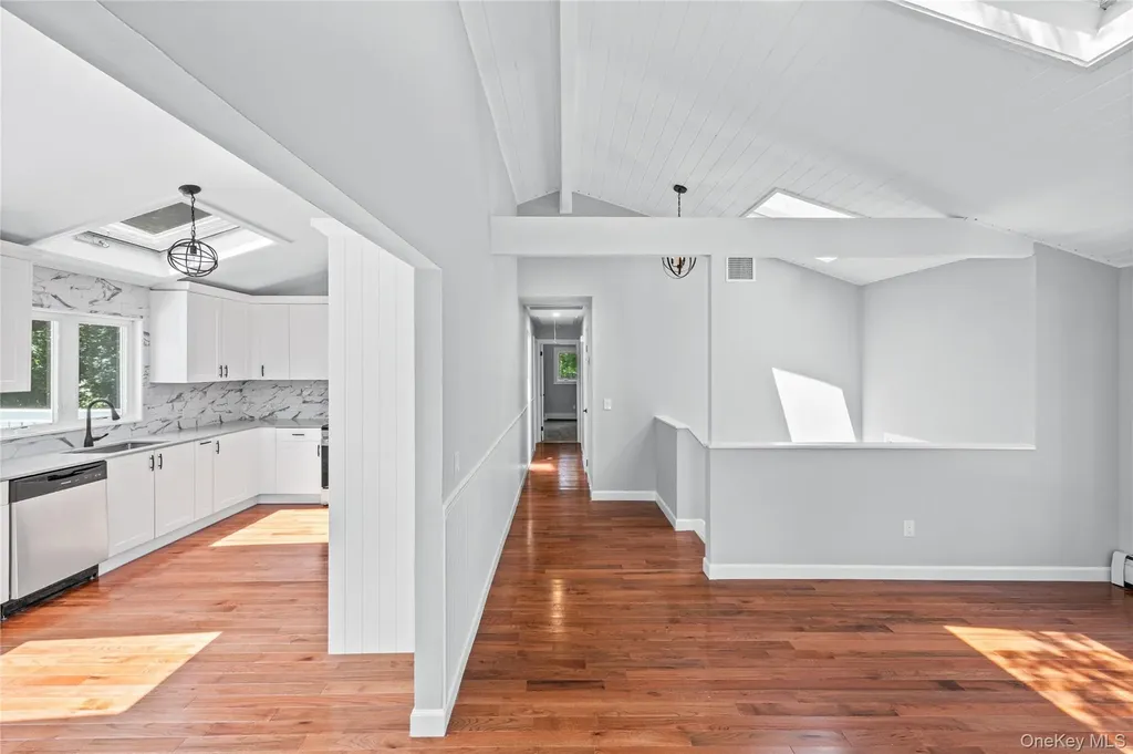 34 John Street N Shoreham NY 11786