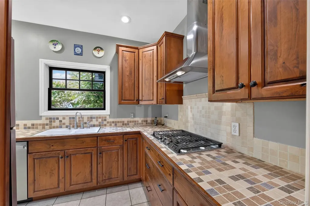 708 Kossuth Place Peekskill NY 10566