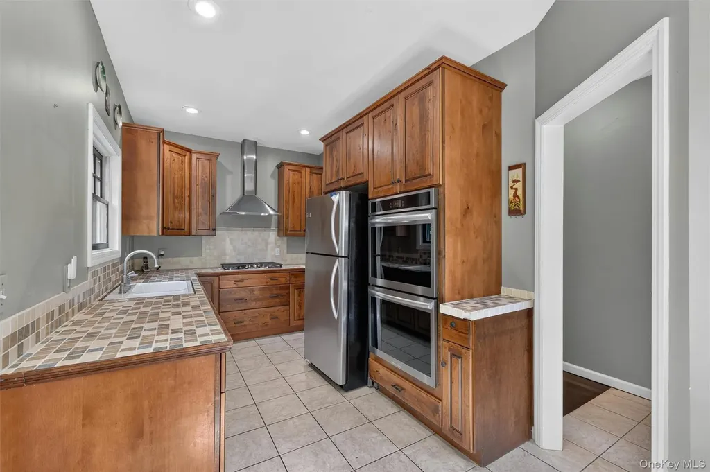 708 Kossuth Place Peekskill NY 10566