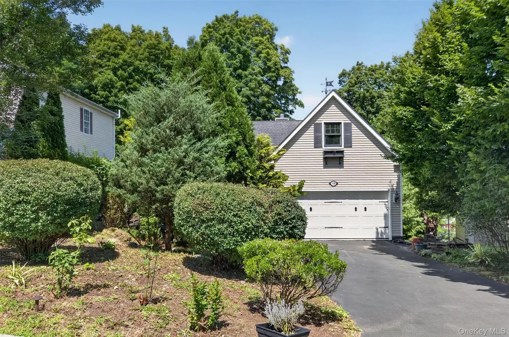 708 Kossuth Place Peekskill NY 10566