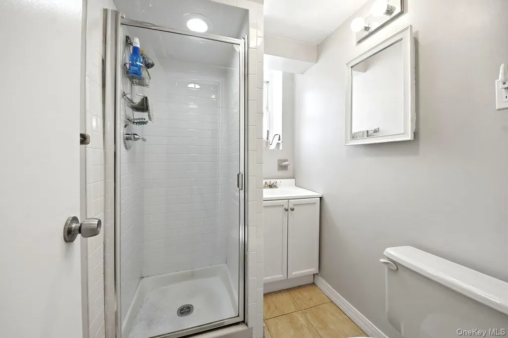 195 Graff Avenue Bronx NY 10465