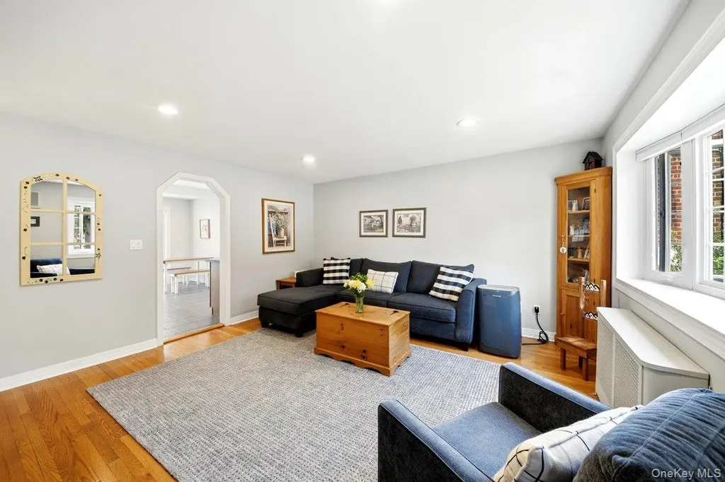 195 Graff Avenue Bronx NY 10465
