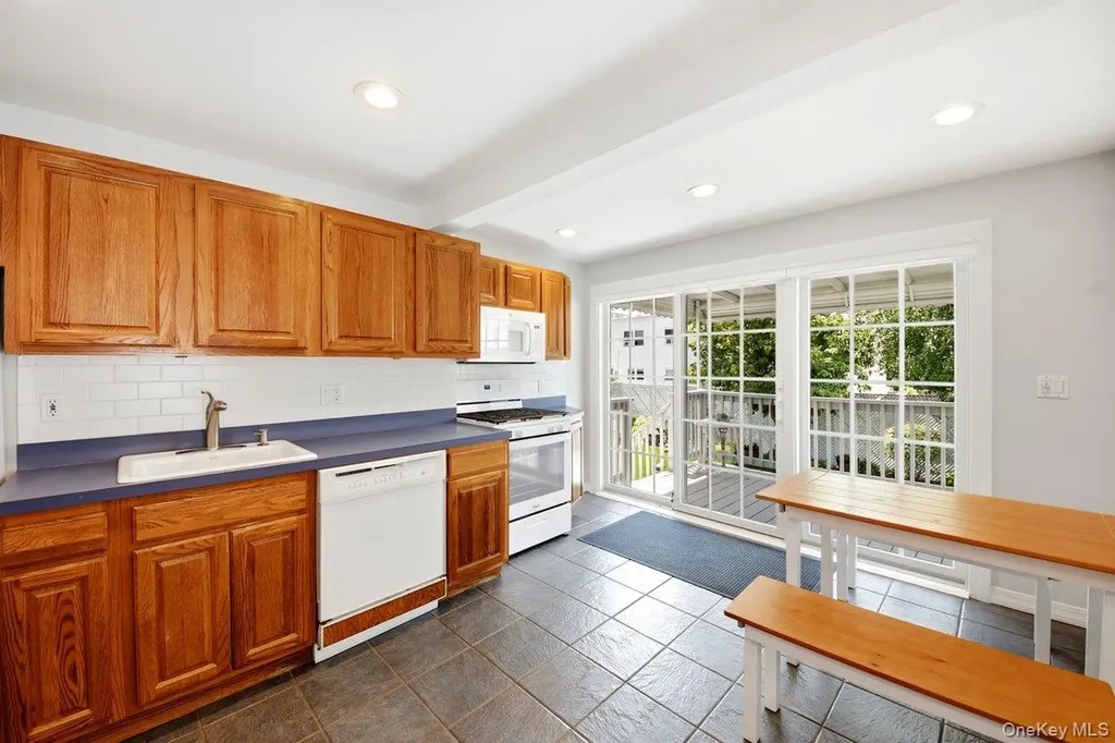 195 Graff Avenue Bronx NY 10465