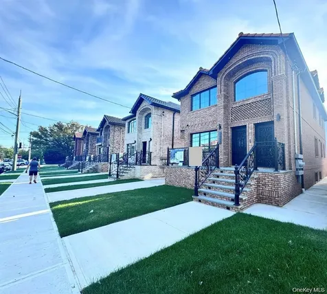 3824 215th Street Bayside NY 11361
