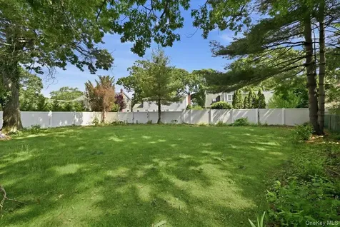 7 Surrey Road Massapequa NY 11758