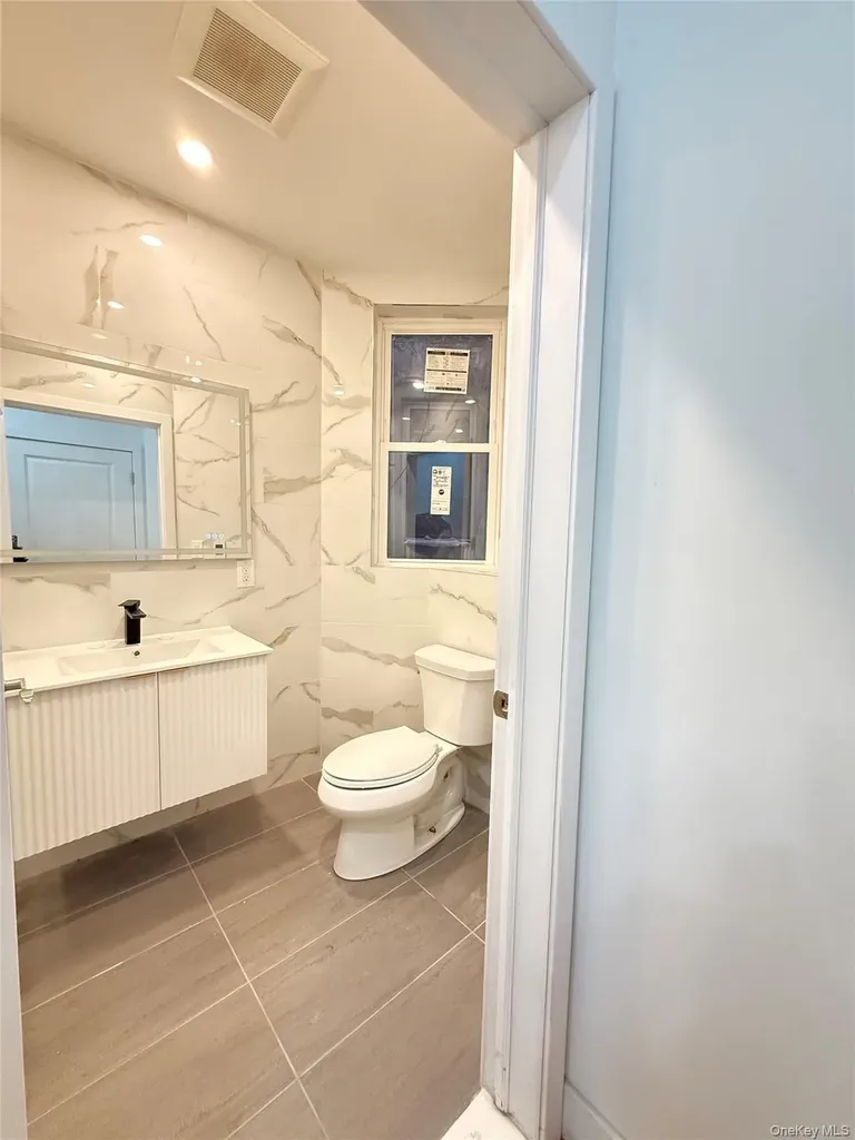 3409 29th Street Astoria NY 11106