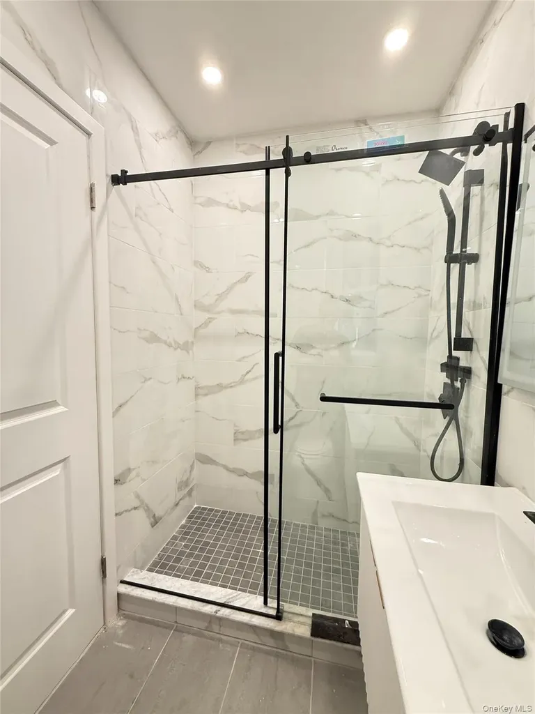 3409 29th Street Astoria NY 11106