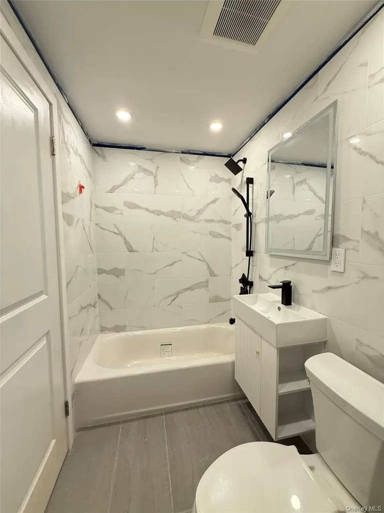 3409 29th Street Astoria NY 11106