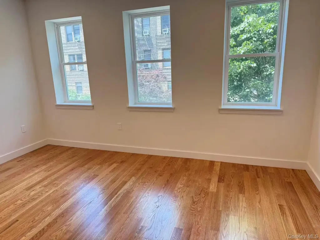 3409 29th Street Astoria NY 11106