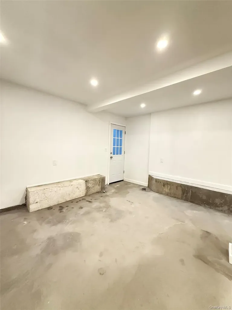 3409 29th Street Astoria NY 11106