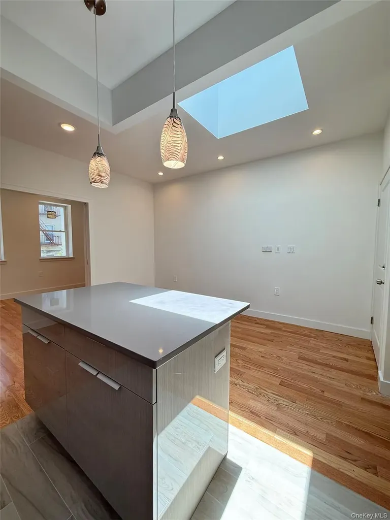 3409 29th Street Astoria NY 11106