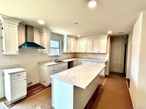 69 Offaly Street Amityville NY 11701