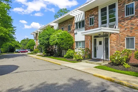 200 Lexington Avenue Oyster Bay NY 11771