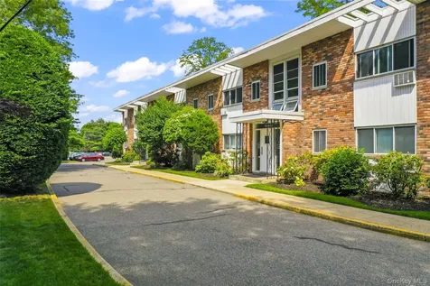 200 Lexington Avenue Oyster Bay NY 11771