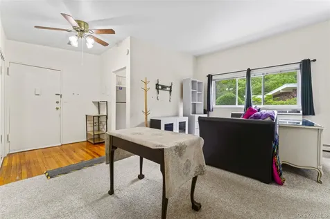 200 Lexington Avenue Oyster Bay NY 11771