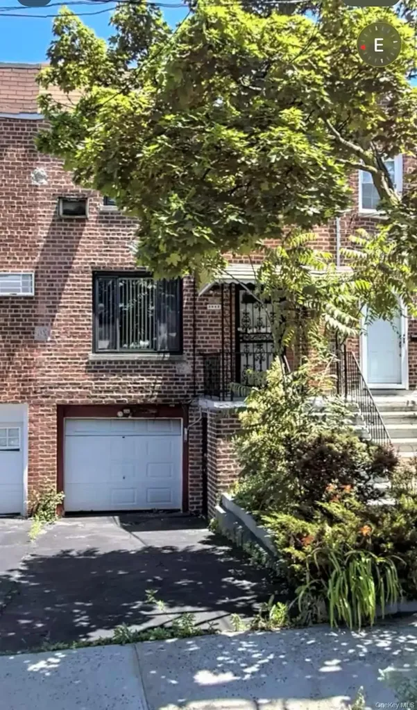 2942 Lurting Avenue Bronx NY 10469