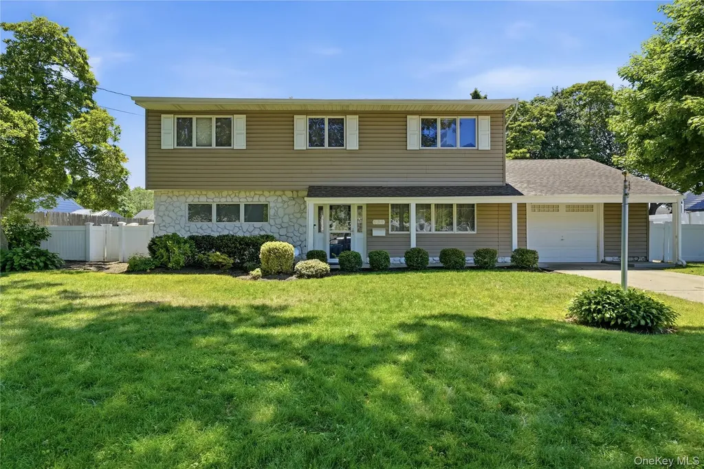 634 Morrison Street Babylon NY 11702