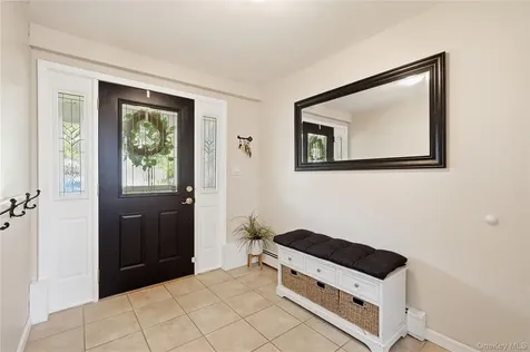 634 Morrison Street Babylon NY 11702