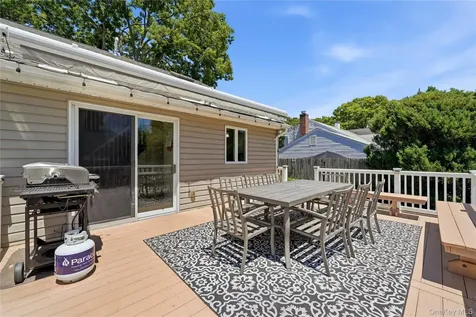 634 Morrison Street Babylon NY 11702