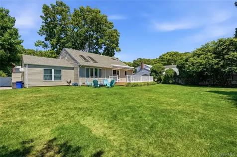634 Morrison Street Babylon NY 11702