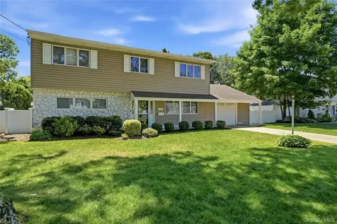 634 Morrison Street Babylon NY 11702