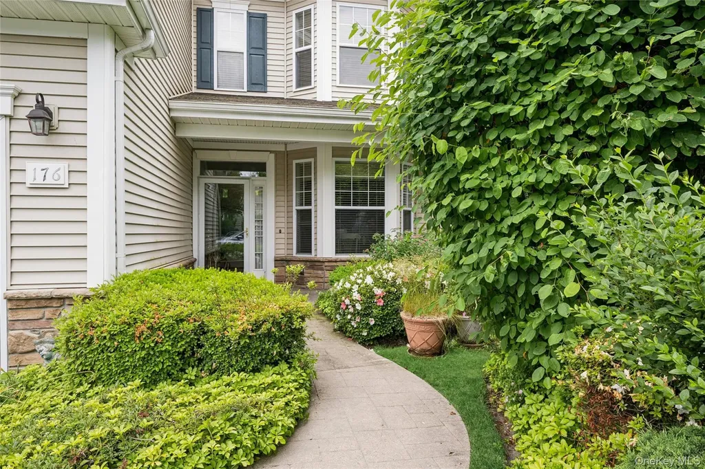 176 Melody Court Eastport NY 11941